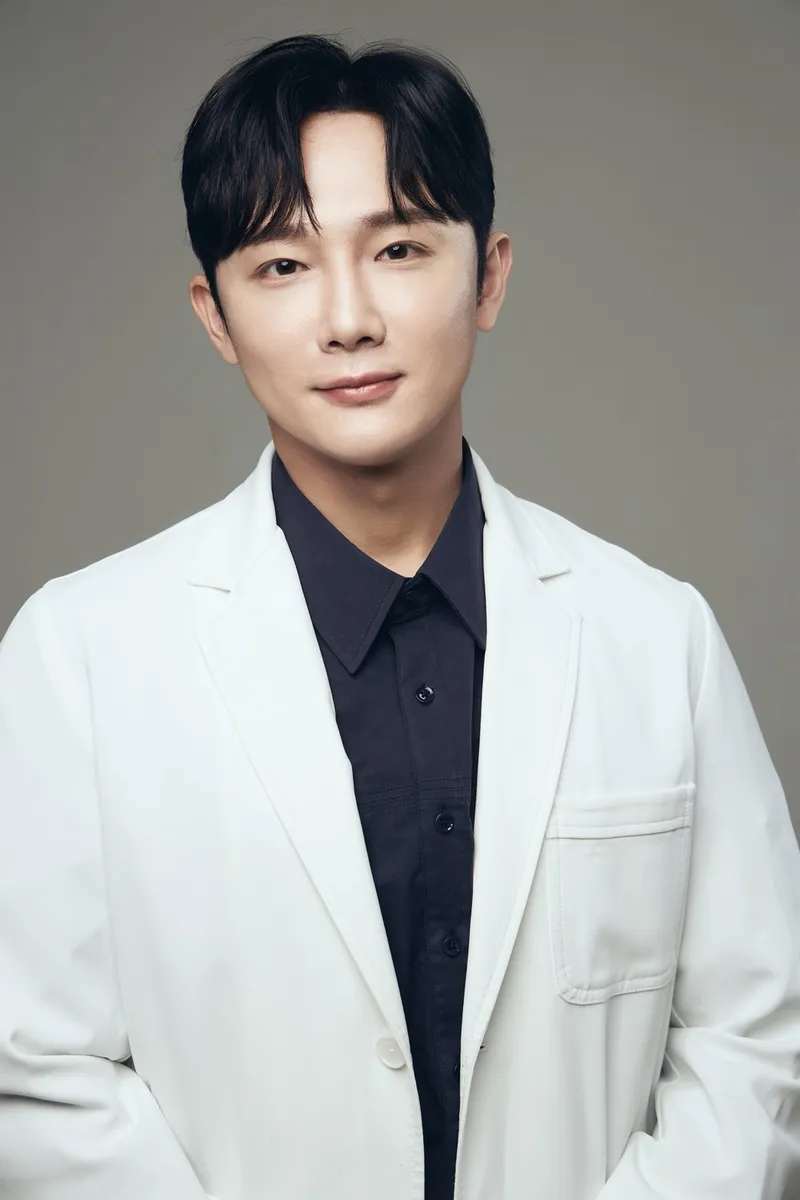 Larry Chuang, quien fundó Penguin Cosmeceutical y es profesional de la farmacia